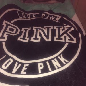 Vs pink blanket